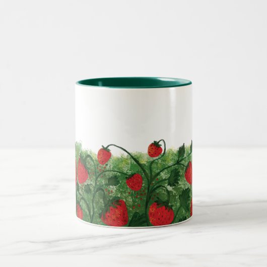Aardbeienveld Waterverf illustratie Tweekleurige Koffiemok (Center)