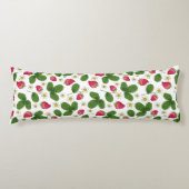 Aardbeienvelden op wit lichaamskussen (Voorkant)