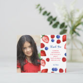 Aardbeienverjaardagsfeest, dank voor de thema's be briefkaart (Staand voorkant)