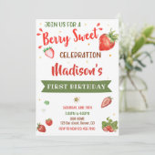 Aardbeienverjaardagsuitnodiging Eerste verjaardag Kaart (Staand voorkant)