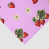 Aardbeienweefselpapier met bloesems op roze tissuepapier (Detail)