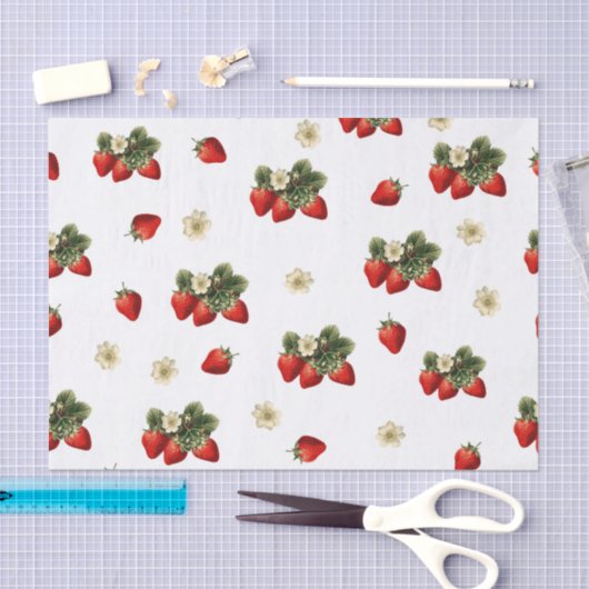 Aardbeienweefselpapier met bloesems op wit tissuepapier (Craft)