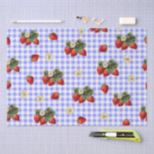 Aardbeienweefselpapier op blauwe gingham tissuepapier (Craft)