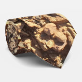 Aardbruin rotsachtig terrein in Sandy Beige Stropdas (Opgerold)