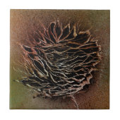 Aardbruine bloem tegeltje (Voorkant)