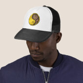 Aarddraak Trucker Pet (In situ)