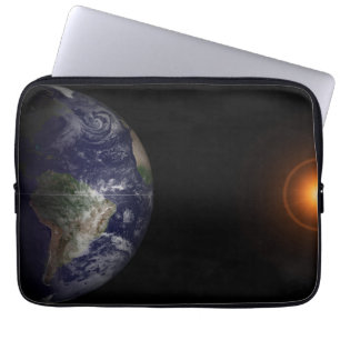 Aarde aan de Equinox. Laptop Sleeve