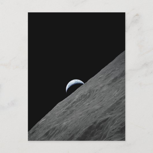 Aarde Crescent stijgt boven het oppervlak van Moon Briefkaart (Voorkant)