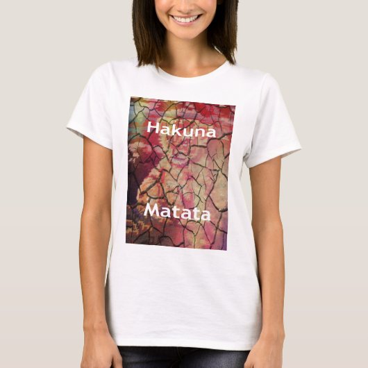 Aarde Elegante Leeuw: Hakuna Matata Textured Desig T-shirt (Voorkant)
