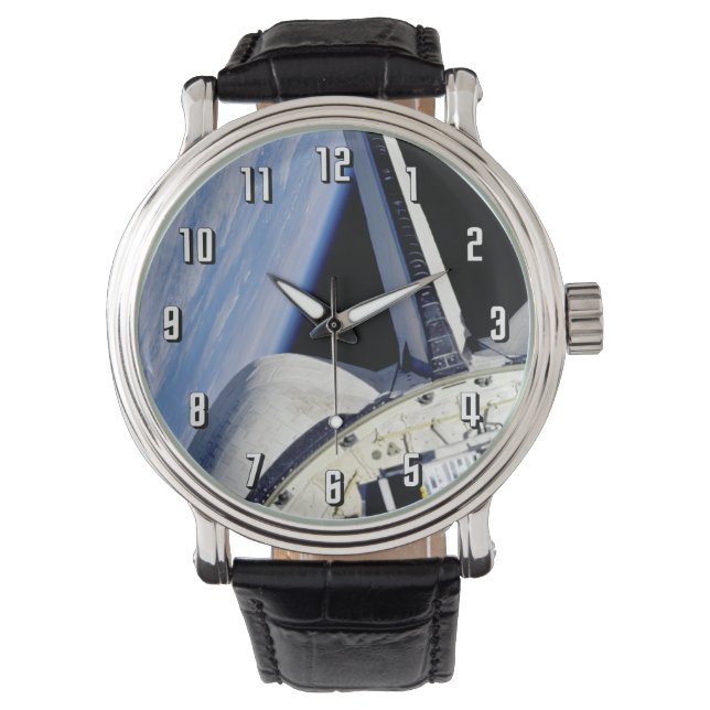 Aarde en maan van Space Shuttle Discovery Horloge (Voorkant)