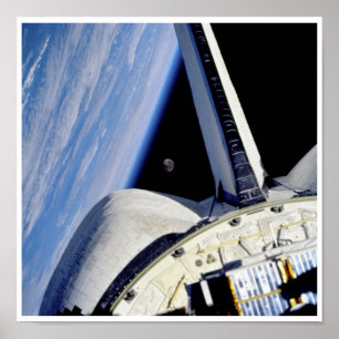 Aarde en maan van Space Shuttle Discovery Poster