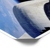 Aarde en Maan vanuit Space Shuttle Discovery Poster (Hoek)