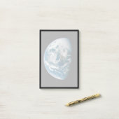 Aarde genomen van de Apollo 13 ruimtesonde. Post-it® Notes (Op bureau)
