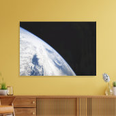 Aarde-horizon en de duisternis van de ruimte canvas afdruk (Insitu (Woonkamer))