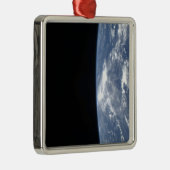 Aarde-horizon en de zwarte aard van ruimte 2 metalen ornament (Rechts)