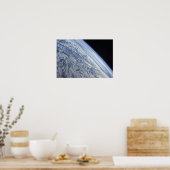 Aarde-horizon tegen de duisternis van de ruimte poster (Keuken)