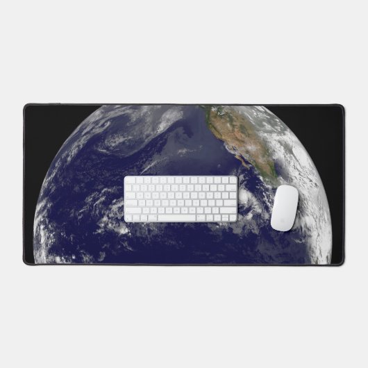 Aarde met drie tropische cyclonen in de Stille Oce Bureaumat (Keyboard & Muis)