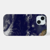 Aarde met drie tropische cyclonen in de Stille Oce iPhone 15 Case (Achterkant horizontaal)