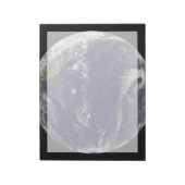 Aarde met drie tropische cyclonen in de Stille Oce Notitieblok (Linkerzijde)