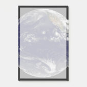 Aarde met drie tropische cyclonen in de Stille Oce Post-it® Notes (Voorkant)