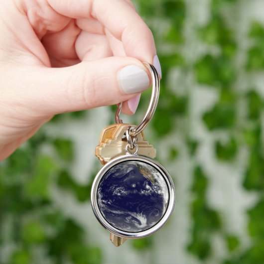 Aarde met drie tropische cyclonen in de Stille Oce Sleutelhanger (Hand)