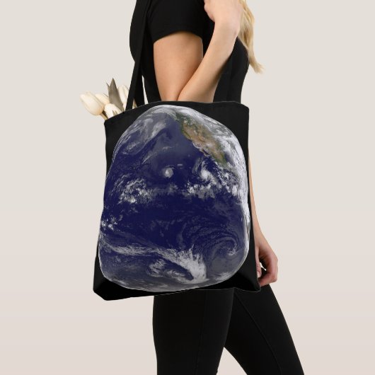 Aarde met drie tropische cyclonen in de Stille Oce Tote Bag (Dichtbij)