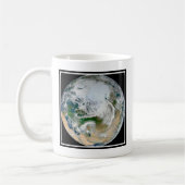 Aarde met het Noordpoolgebied, Europa en Azië. Koffiemok (Links)