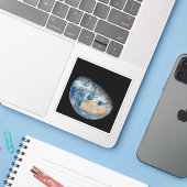 Aarde met Noord-Afrika en Zuidwest-Europa Sticker (Laptop met iPhone)