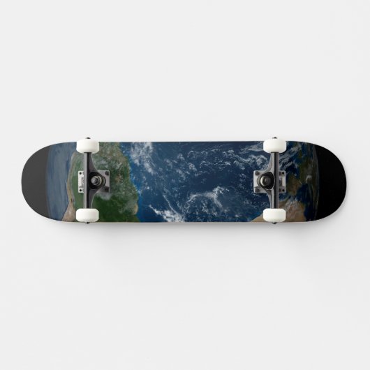 Aarde met wolken en Zee Persoonlijk Skateboard (Horizontaal)