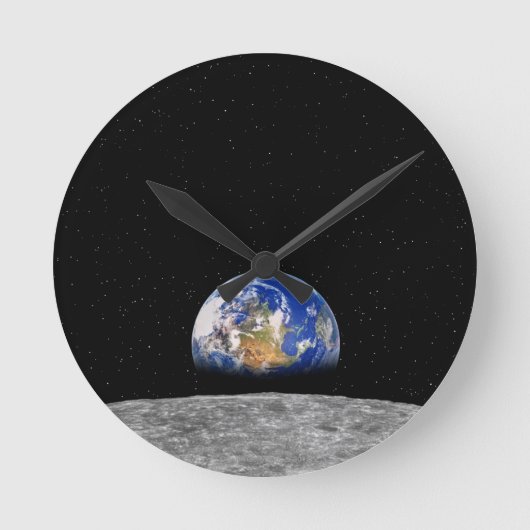 Aarde op aarde groeien boven maan ronde klok (Voorkant)