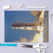 Aarde schudt als Saturnus V naar maan blaast Tissuepapier (Craft)