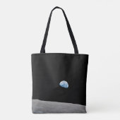 Aarde stijgt boven de maanhorizon. tote bag (Achterkant)