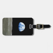 Aarde van maan in zwarte ruimte: aardopgang bagagelabel (Voorkant horizontaal)