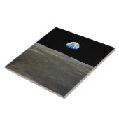 Aarde van maan in zwarte ruimte: aardopgang tegeltje (Zijkant)