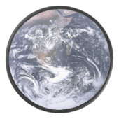Aarde van planeet vanuit de ruimte hockey puck (Voorkant)