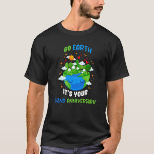 Aardedag elke dag Red de planeet aarde april 2022 T-shirt