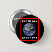 Aardedag elke dag ronde button 5,7 cm (Voorkant /achterkant)