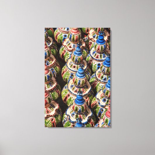 Aardewerk te koop op de markt canvas afdruk (Voorkant)