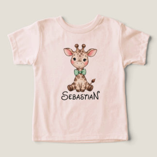 Aardige baby-giraf met vlinderdas gepersonaliseerd