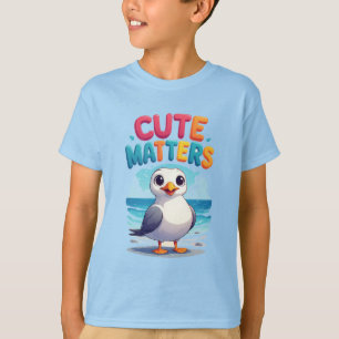 Aardige meeuw op strand met kleurrijke tekst t-shirt