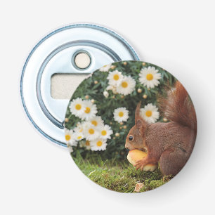 Aardige rode eekhoorn en madeliefjes foto button flesopener