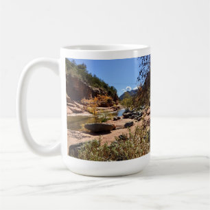 Aarding in Sedona Tranquility Schilderachtige koff Koffiemok
