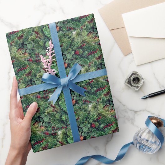 Aardse kerstboomafdelingen en Pinecones Cadeaupapier (Geschenken)