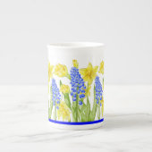 Aardse lente op een Bone China Mok (M, D) (Voorkant)