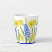 Aardse lente op een kleine latte Mok (M, D) (Voorkant)