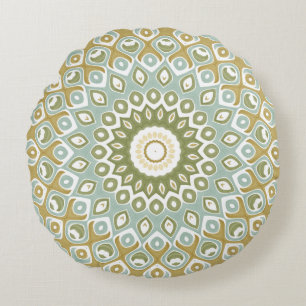 Aardse Mandala in Groen, Goud, en Zachte Blauwtint Rond Kussen