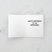 Aardvark zit op de kruk te genieten van een drink kaart (Binnen)