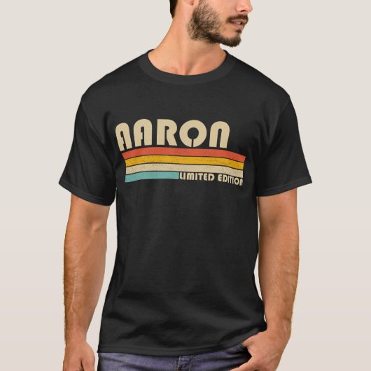 AARON Gift Name Personalized Funny Retro  T-shirt (Voorkant)