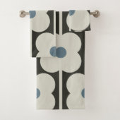 Abacus Flower Powder Blue - Retro eigentijds Bad Handdoek (Insitu)