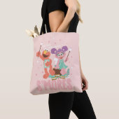 Abby Cadabby en Elmo | Laten we nog wat meer sport Tote Bag (Dichtbij)